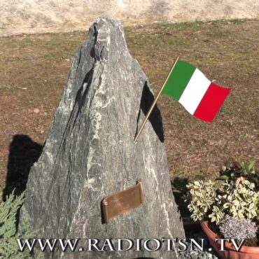 Furti di fiori nei cimiteri. In tanti ora dicono basta