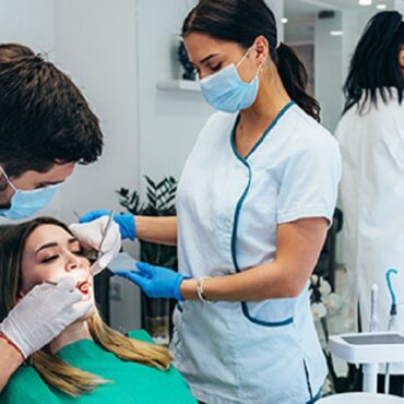 odontoiatra assistente dentista