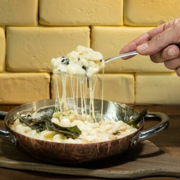 A Milano il primo ”all you can eat” di sciatt e pizzoccheri