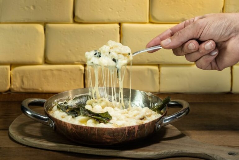 A Milano il primo ''all you can eat'' di sciatt e pizzoccheri 1 Pizzoccheri bianchi 1