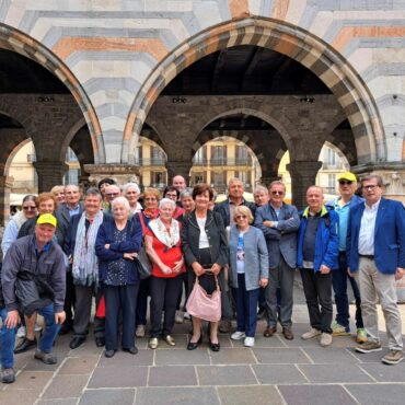 Parte dei partecipanti da Sondrio alla Festa regionale dei Senior Coldiretti oggi a Como