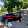 Sondrio, via Vanoni. Arrestato 27enne per minacce ai passanti, danneggiamento e resistenza a pubblico ufficiale