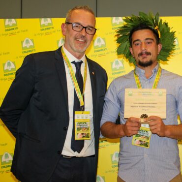 Premiazione Davide Codazzi SO con Pasquale Gandolfi