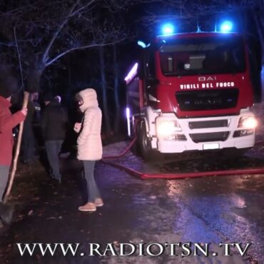 Otto roghi in una notte. Caccia al piromane