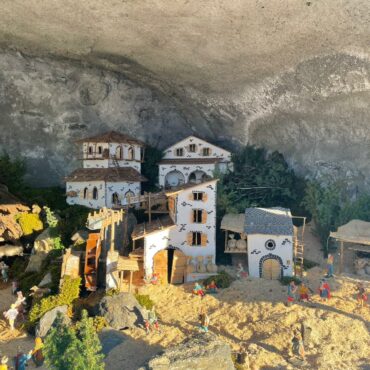 Castionetto si illumina di mille luci: trionfa la creatività al Presepe in Famiglia