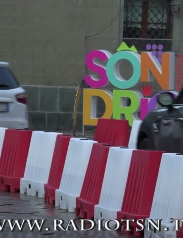 Si lavora in via Cesura, attenzione al volante