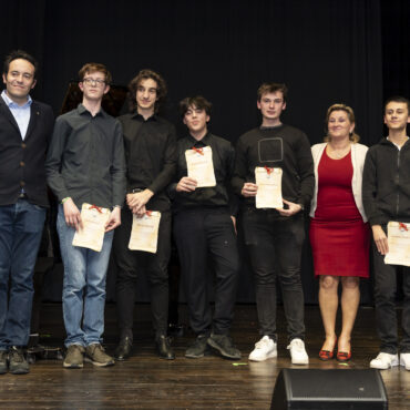 Bando di Concorso per Giovani Artisti: 10 borse di studio per i più bravi.  Ieri pomeriggio le esibizioni e le premiazioni dei vincitori al Teatro Spazio Centrale di Arquino