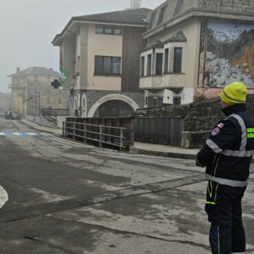 In corso la riunione in Prefettura per l’emergenza frana dello Scaiun