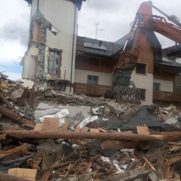 Demolizione di Villa Brioschi a Corteno Golgi: “cancellata un’illustre memoria lombarda”. Il comunicato di Italia Nostra