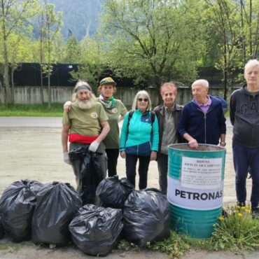 Giornata Ecologica a Sondalo: 50 volontari al lavoro per il bene del paese. Prossimo appuntamento a Frontale il 17 maggio