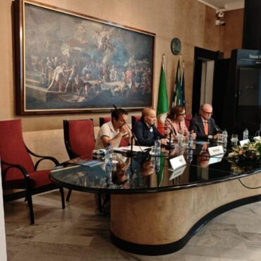 Da Cancro Primo Aiuto assegno da 50mila euro ad Asst per l’acquisto della tomosintesi mammaria per l’ospedale di Sondrio