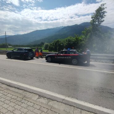 Tamponamento in via Stelvio a Montagna in Valtellina: coinvolto un mezzo pesante, sei persone ferite