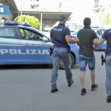 Sondrio, arrestato ladro seriale: 19 furti in sei mesi tra negozi e cittadini