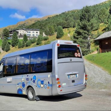 Mobilità pubblica e sostenibile nel Parco dello Stelvio, da sabato tutti a bordo del Forni Express