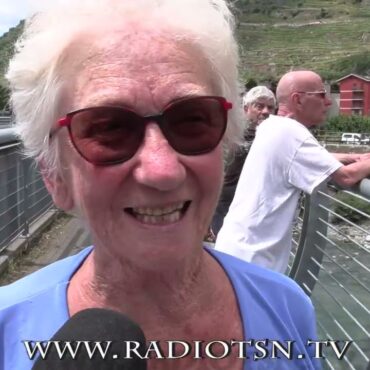 Tutti umarell per la posa del nuovo ponte ferroviario sul Mallero