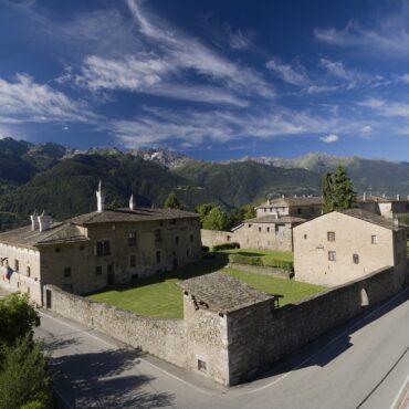 Agosto 2025 a Palazzo Besta: tutti gli eventi da non perdere in Valtellina
