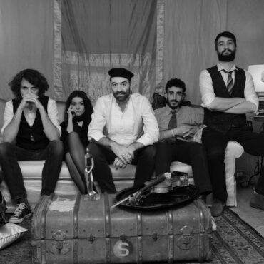 Domenica 17 agosto: i Tirlindana live al Giardino Segreto di Mazzo
