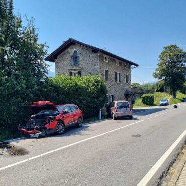 Incidente stradale a Poggiridenti sulla SS38: quattro persone coinvolte