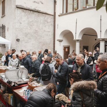 Produzioni artigianali, musica, animazione e una mostra sugli atleti alle Olimpiadi: il 4 e 5 ottobre torna il Dì de la Brisaola
