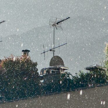 Foto curiosa di un lettore: neve a settembre?