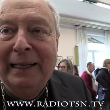 Il Vescovo Cantoni tra la gente della media Valtellina