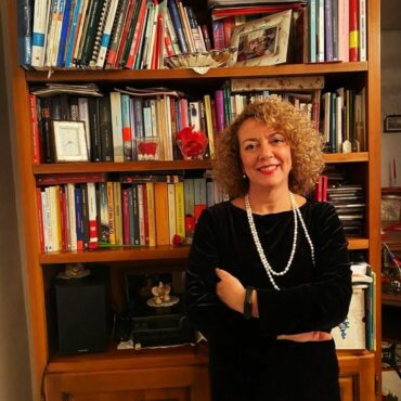 “La stanza delle attese” come incubatrice di speranze: a Sondrio la presentazione del libro di Tina Scopacasa