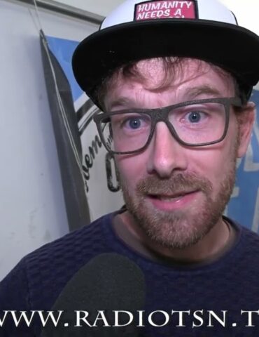 Baffo Routine unisce arte e prevenzione maschile