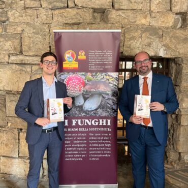 FUNGHI E TARTUFI, ZAMPERINI E SCHIAVI (FDI): NELLA GIORNATA NAZIONALE DELLA MICOLOGIA DEPOSITATO IL PROGETTO DI LEGGE “LOMBARDIA TERRA DI FUNGHI E TARTUFI” PER TUTELA E VALORIZZAZIONE DELLE RISORSE NATURALI E DEI BOSCHI LOMBARDI