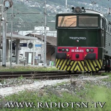 Treni fermi nel gelo valtellinese