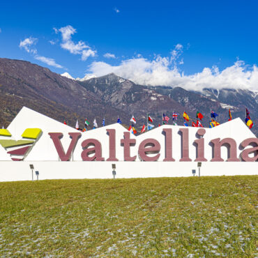 Preparativi olimpici: la Valtellina si “veste” per Milano Cortina 2026 grazie ai nuovi allestimenti di APF Valtellina