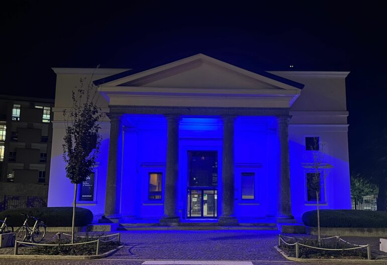 Ospedale di Sondrio in blu