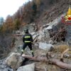 Frana a Lanzada (SO), località Tornadri: strada per Campo Franscia bloccata da massi e monolite