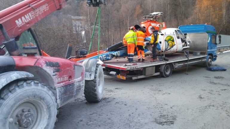 Lanzada. Recuperati oggi i resti dell'elicottero precipitato 1 PHOTO 2025 12 09 16 25 54