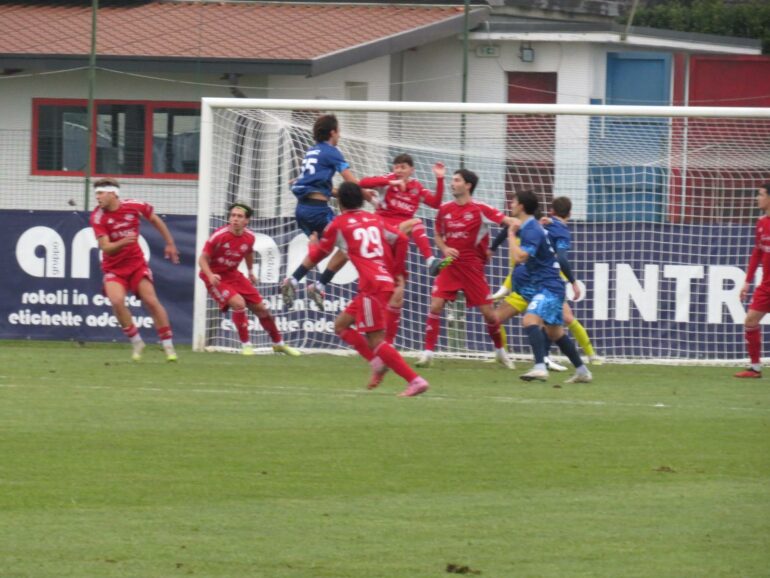 Il Sondrio passa in trasferta: battuta 2-0 la Varesina 3 sondrio c