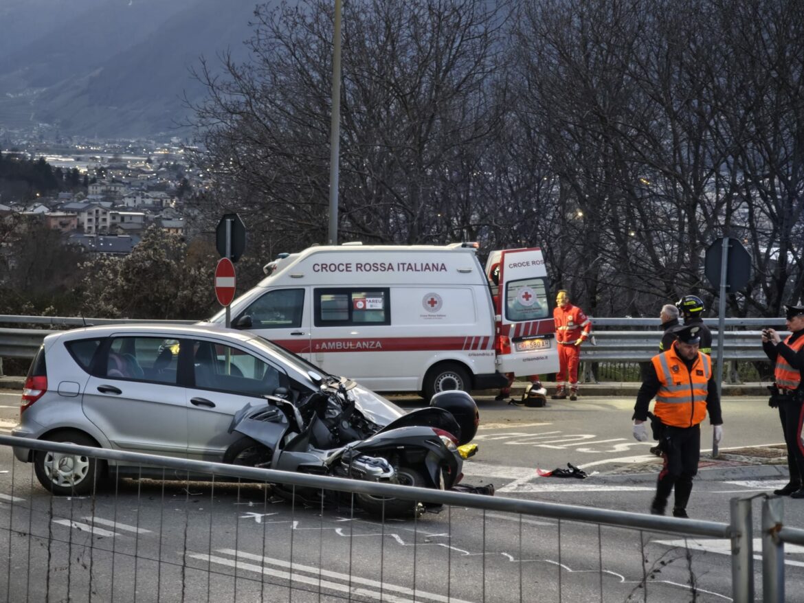 Incidente sulla SS38 a Tirano, morto un uomo di 62 anni lungo la salita ...
