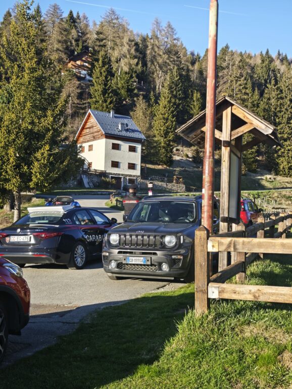 Trivigno, uomo muore dopo essere stato azzannato verosimilmente da un cane: intervento in zona montana 4 carabinieri