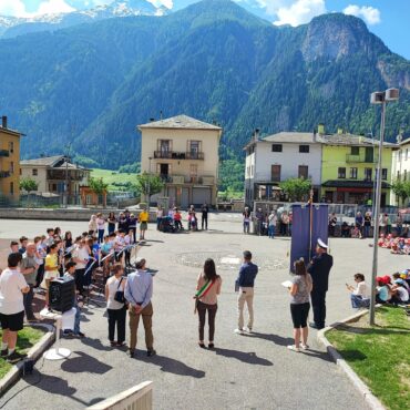 Sondalo celebra la Giornata dell’Europa 2026: intitolata la Panchina Blu a Sergio Radi Rossi