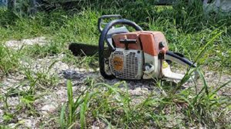 Incidente a Sondalo: uomo si ferisce con la motosega, trasportato in codice rosso 1 images