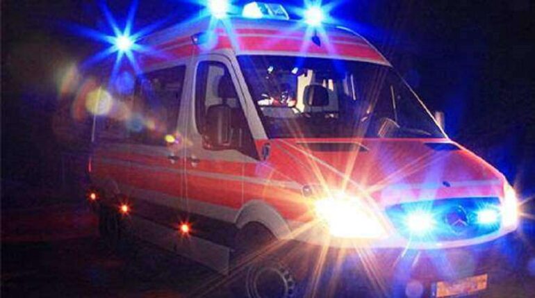 Livigno, ragazza di 25 anni investita nella notte: è in gravi condizioni 1 ambulanza notte 411553.660x368