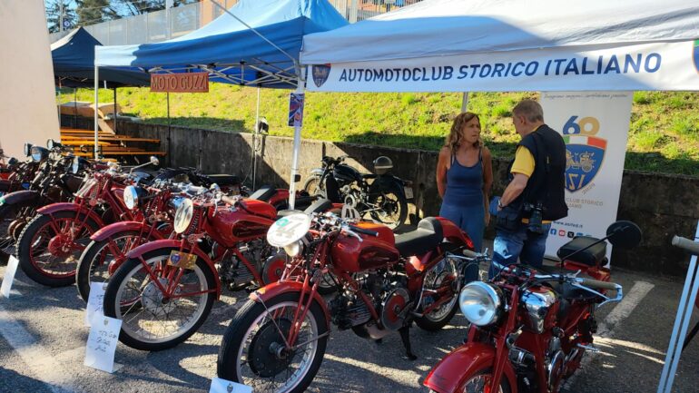Motoraduno Guzzi in corso a Mandello: presente anche Valtellina Veteran Car 2 guzzi 2