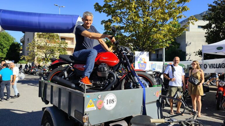 Motoraduno Guzzi in corso a Mandello: presente anche Valtellina Veteran Car 8 veteran car